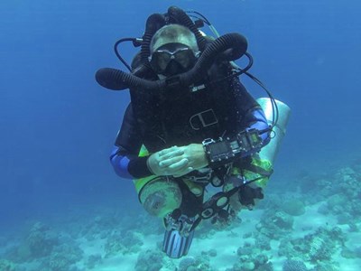 Rod after 120m dive with 2hrs deco to go! Decompressing CCR diver
