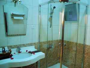 En-suite bathroom