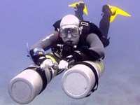 Sidemount diver
