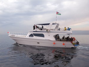 Dive boat