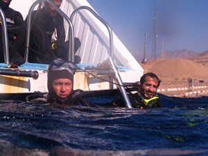 Boat divers