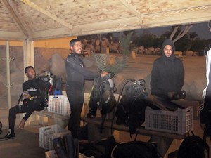 Divers in the dark