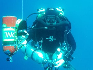 Decompressing diver