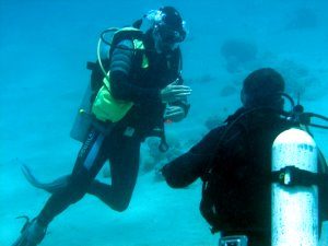 Ciaran teaching undwerwater