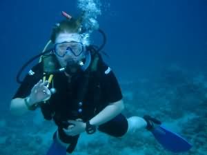 Suzanne diving