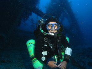Diver by the Taiyong wreck