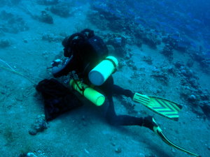 Tec Rebreather Clean up diver