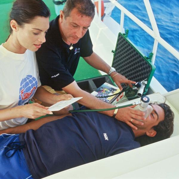 PADI Emergency Oxygen Provider